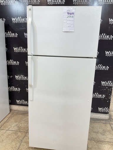 [95684] Ge Used Refrigerator Top and Bottom 28x67 