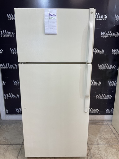 [95665] Ge Used Refrigerator Top and Bottom 28x64 1/2” 
