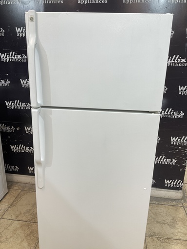 [96662] Ge Used Refrigerator Top and Bottom 28x67 