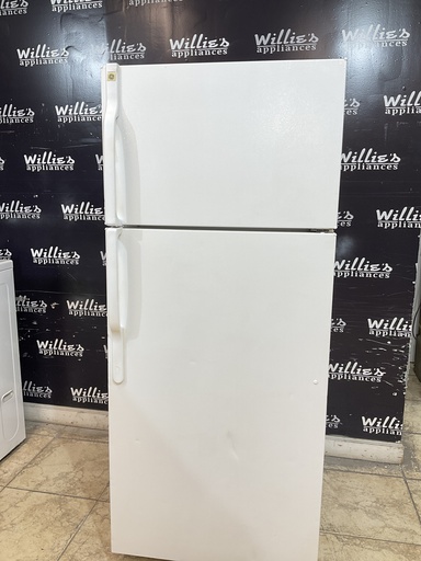 [96663] Ge Used Refrigerator Top and Bottom 28x67 