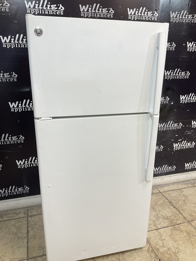 [96903] Ge Used Refrigerator Top and Bottom 28x61 (White)