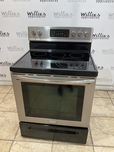 [97261] Frigidaire Used Electric Stove 220volts (40/50 AMP) 30inches {3 prong} (Stainless Steel) 