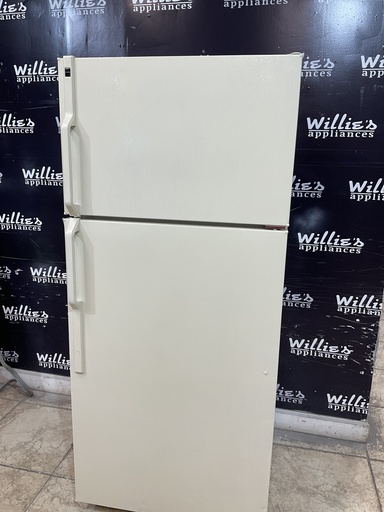 [97308] Hotpoint Used Refrigerator Top and Bottom 28x64 1/2”