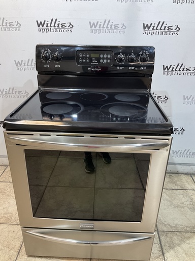 [97314] Frigidaire Used Electric Stove 220volts (40/50 AMP) 30inches {4 prong} (Stainless steel) 