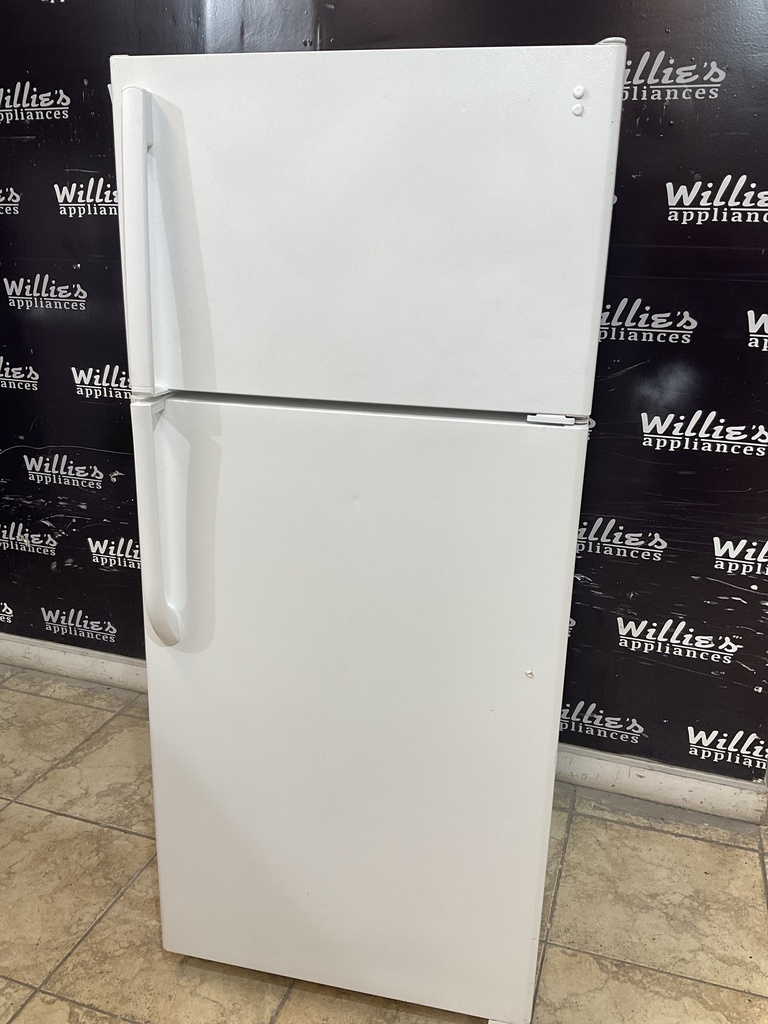 Ge Used Refrigerator Top and Bottom 28x64 (White)