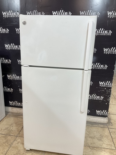 [97524] Ge Used Refrigerator Top and Bottom 28x61 1/2” (White) 