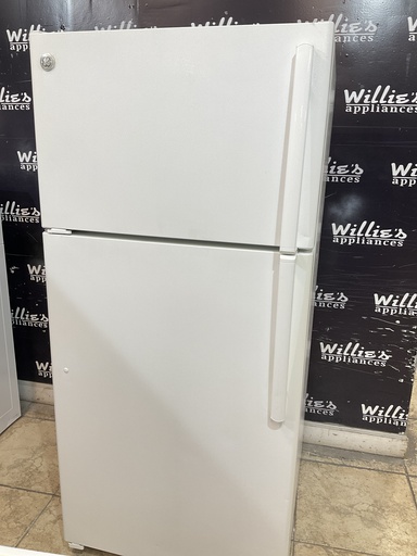 [97533] Ge Used Refrigerator Top and Bottom 28x61 1/2” (White) 