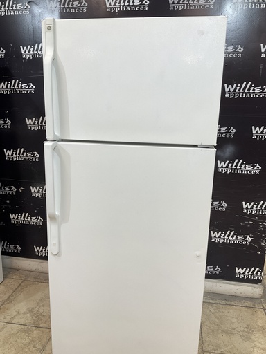 [97595] Ge Used Refrigerator Top and Bottom 28x67 (White) 