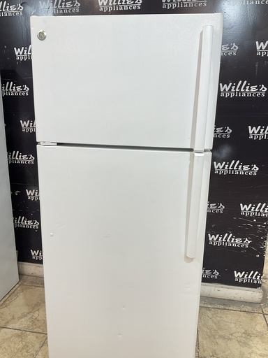 [97581] Ge Used Refrigerator Top and Bottom 28x66 1/2’ (White) 