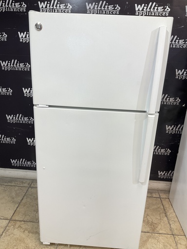 [97635] Ge Used Refrigerator Top and Bottom 28x61 (White)