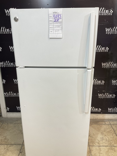 [97693] Ge Used Refrigerator Top and Bottom 28x64 (White) 