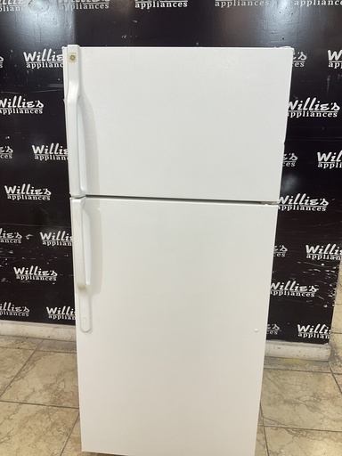 [97765] Ge Used Refrigerator Top and Bottom 28x64 1/2 (White) 