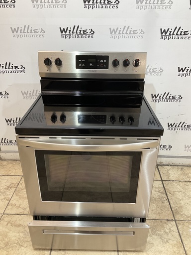 [97844] Frigidaire Used Electric Stove 220volts (40/50 AMP) 30inches {3 prong} 