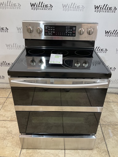 [97852] Samsung Used Electric Stove 220volts (40/50 AMP) 30inches {4 prong} (Stainless steel) 