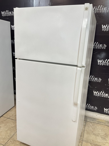 [97877] Ge Used Refrigerator Top and Bottom 28x61 1/2” (White) 