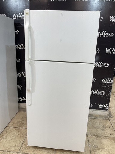 [97906] Ge Used Refrigerator Top and Bottom 28x64 (White) 