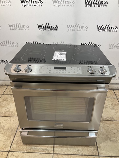 [97994] Frigidaire Used Electric Stove 220volts (40/50 AMP) 30inches {4 prong} (Stainless Steel)