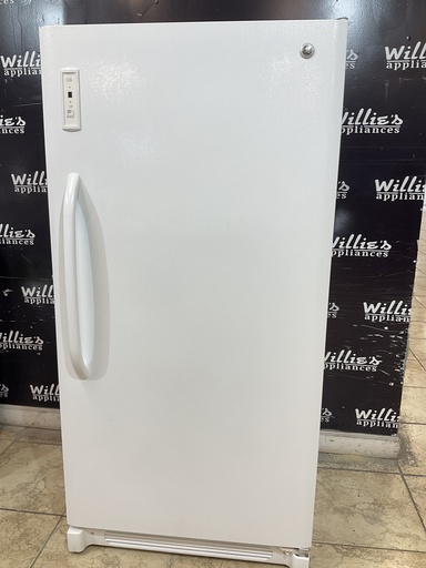 [98012] Ge Used Freezer Upright 32x65 1/2" (White) 