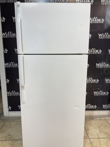 [98038] Ge Used Refrigerator Top and Bottom 28x67 (White) 
