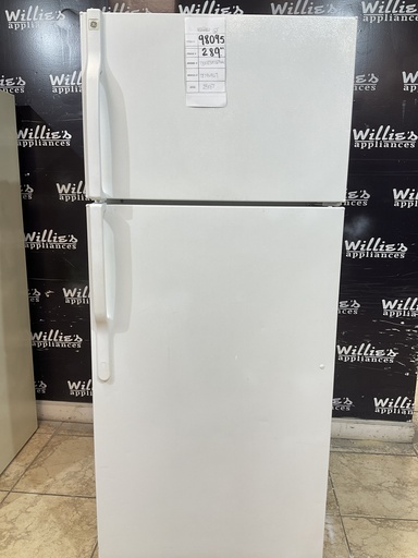 [98095] Ge Used Refrigerator Top and Bottom 28x67 (White) 