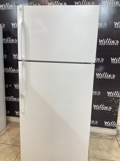 [98176] Ge Used Refrigerator Top and Bottom 28x67 (White) 