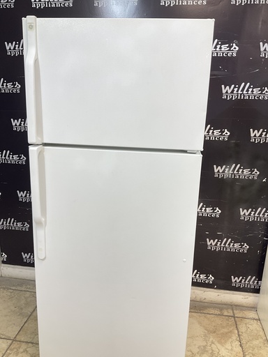 [98158] Ge Used Refrigerator Top and Bottom 28x67 (White) 