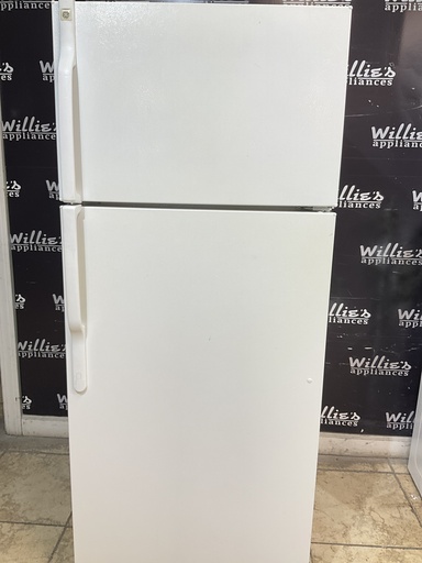 [98237] Ge Used Refrigerator Top and Bottom 28x67 (White)