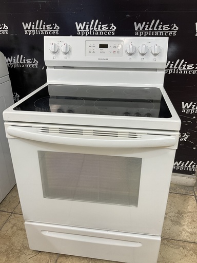 [98232] Frigidaire Used Electric Stove 220 volts (40/50 AMP) 30inches {3 prong} (White) 