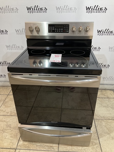 [98261] Frigidaire Used Electric Stove 220volts (40/50 AMP) 30inches {3 prong} (Stainless steel)