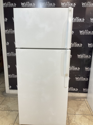 [98468] Ge Used Refrigerator Top and Bottom 28x67 1/2” (White) 