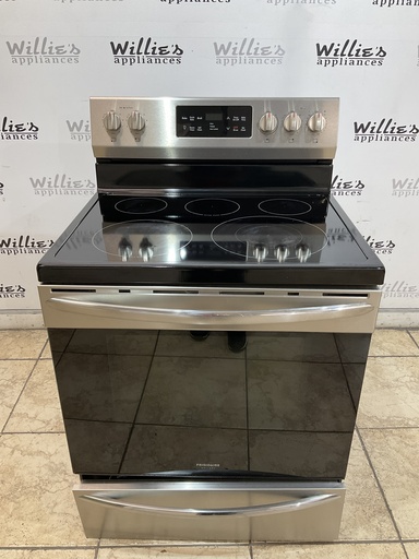 [98580] Frigidaire Used Electric Stove 220volts (40/50 AMP) 30inches {no cord} (Stainless steel)