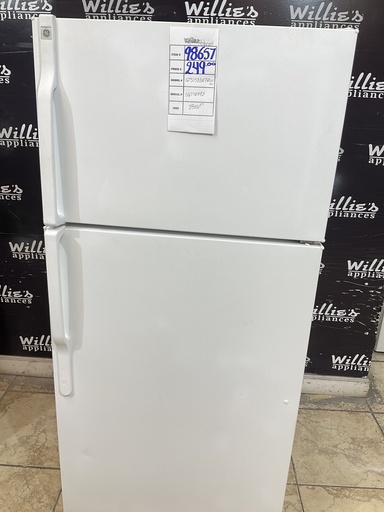 [98657] Hotpoint Used Refrigerator Top and Bottom 28x61 1/2” (White)