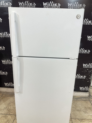 [98667] Ge Used Refrigerator Top and Bottom 28x61 1/2” (White) 