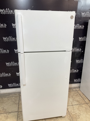 [98685] Ge Used Refrigerator Top and Bottom 28x64 1/2” (White) 