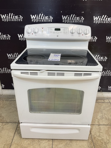 [98792] Ge Used Electric Stove 220volts (40/50 AMP) 30inches {4 prong} (White) 