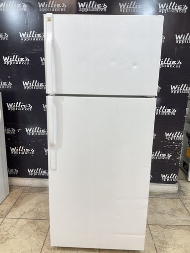 [98819] Ge Used Refrigerator Top and Bottom 28x67 (White)