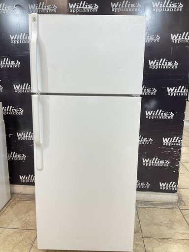 [99032] Ge Used Refrigerator Top and Bottom 28x67 (White) 