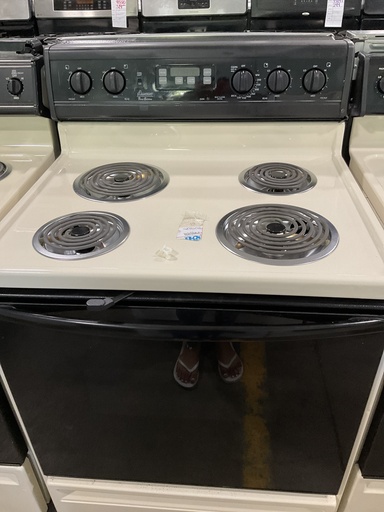 [98518] Amana Used Electric Stove 220volts (40/50 AMP) 30inches (Bisque/Black) 