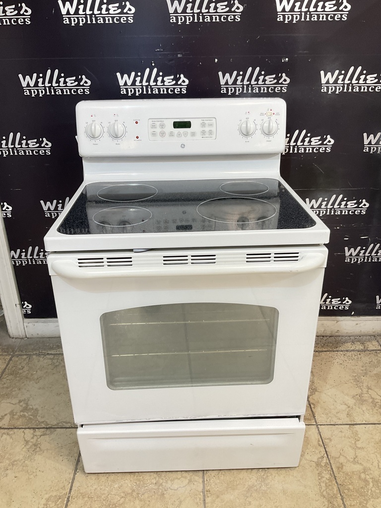 Ge Used Electric Stove 220volts (40/50 AMP) 30inches {3 prong} (White) 