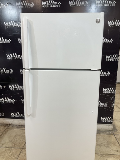 [99302] Ge Used Refrigerator Top and Bottom 28x64 1/2” (White) 