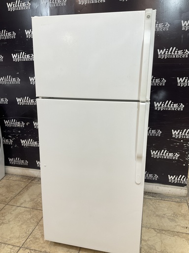 [99315] Ge Used Refrigerator Top and Bottom 28x64 1/2’ (White) 
