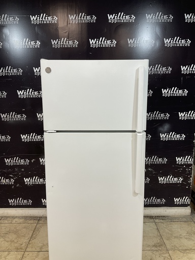 [99381] Ge Used Refrigerator Top and Bottom 28x67” (White) 