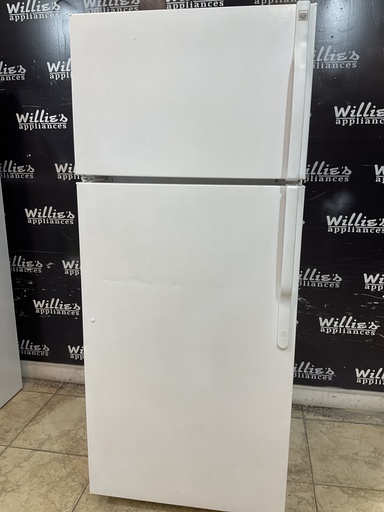 [99457] Ge Used Refrigerator Top and Bottom 28x67 (White)