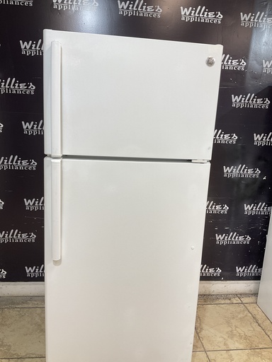 [99512] Ge Used Refrigerator Top and Bottom 28x64 1/2 (White) 