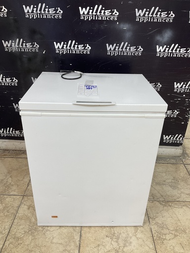[99542] Frigidaire Used Freezer Chest 27x34 (White) 