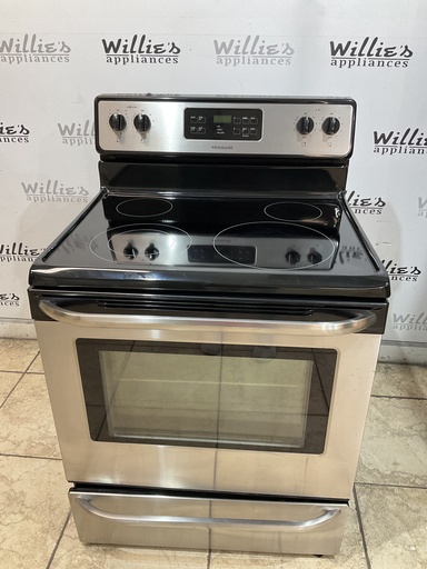 [99602] Frigidaire Used Electric Stove 220volts (40/50 AMP) 30inches {no cord} (Stainless steel) 
