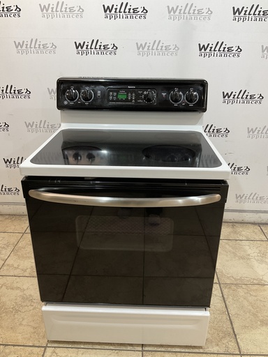 [100039] Ge Used Electric Stove 220volts (40/50 AMP) 30inches {no cord} (White/Black) 