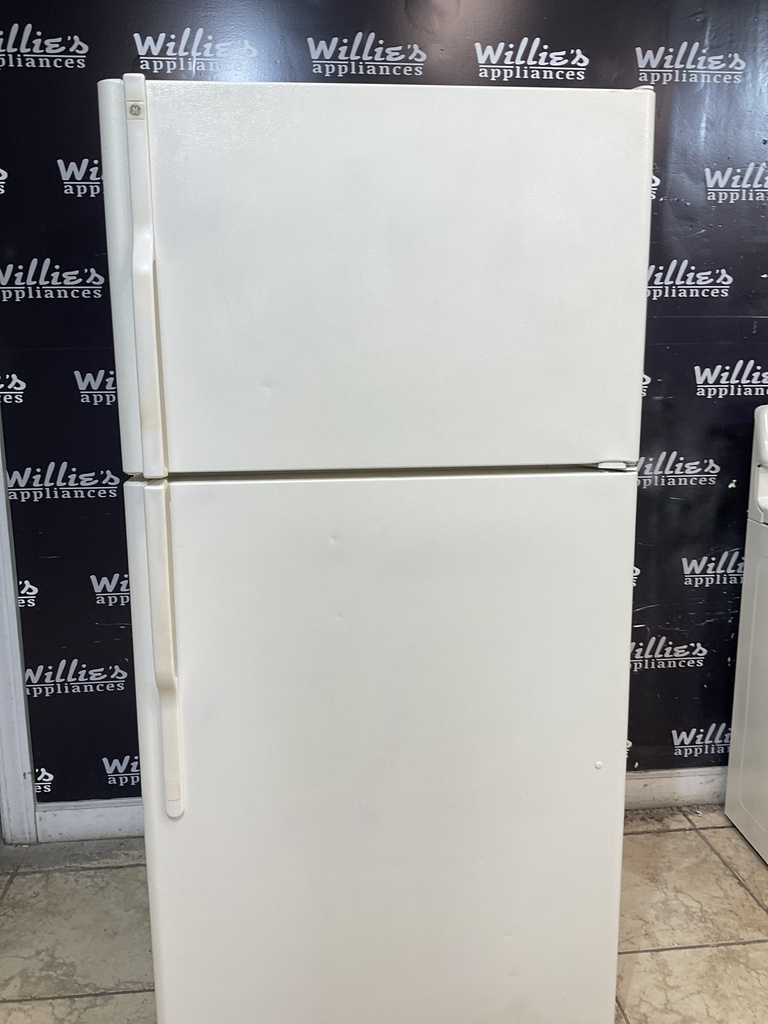 Ge Used Refrigerator Top and Bottom 33x67 (Bisque) 