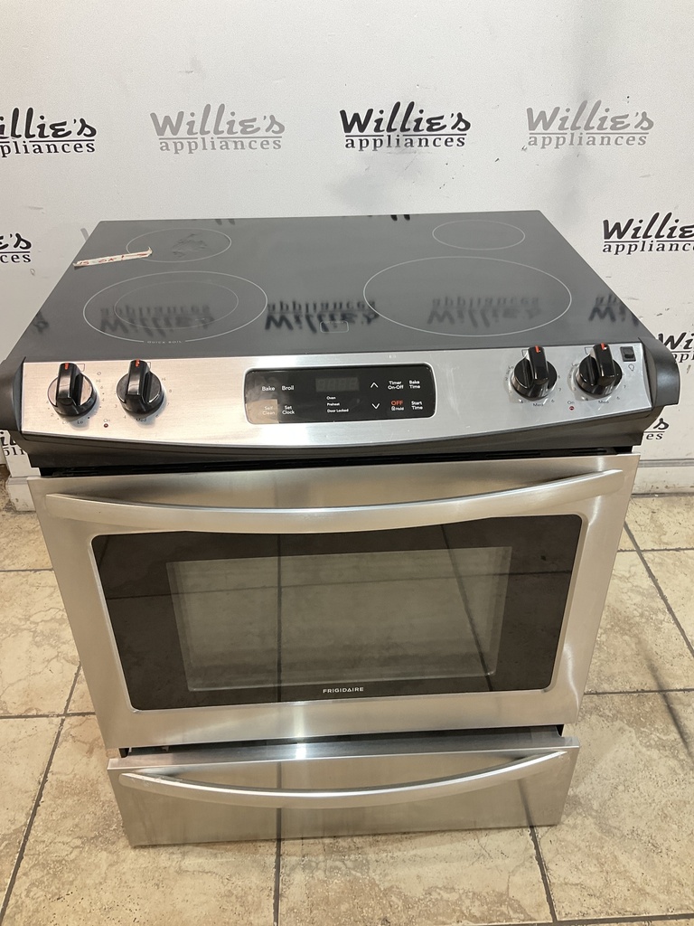 Frigidaire Used Electric Stove 220volts (40/50 AMP) 30inches {no cord} (Stainless steel ) 