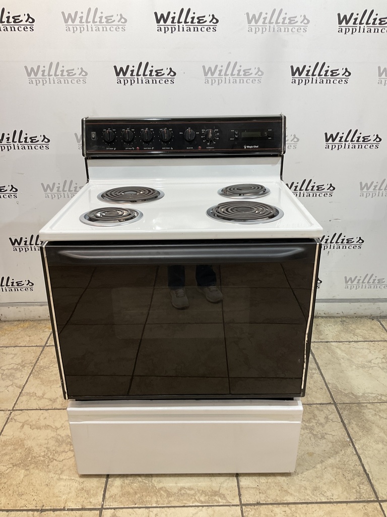 Magic Chef Used Electric Stove 220volts (40/50 AMP)  30inches (White/Black) 